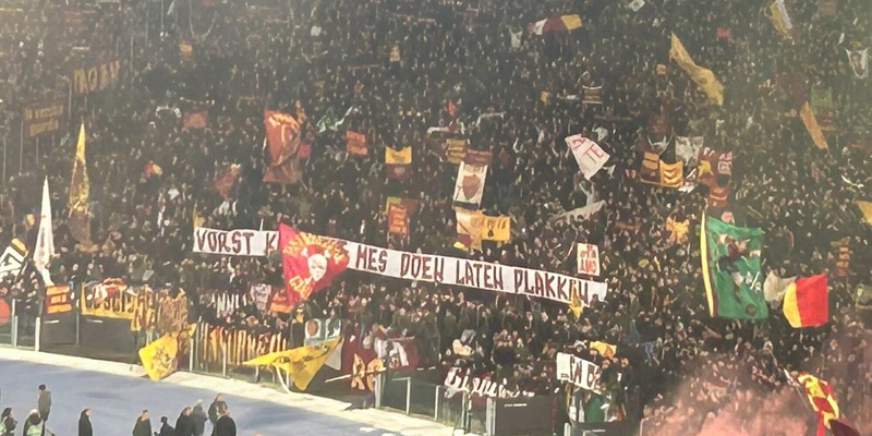 roma-striscione-a-fine-gara-per-i-tifosi-del-feyenoord-cosa-significava-2,