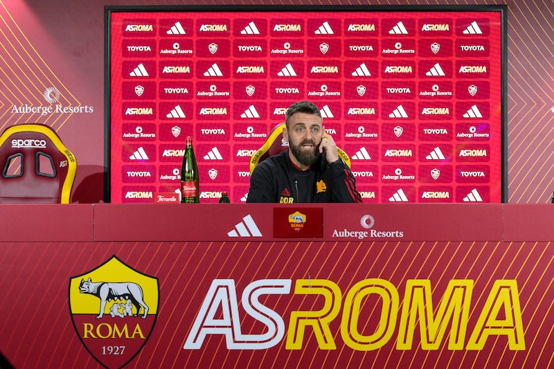 de-rossi-diretta-segui-la-conferenza-live-prima-di-roma-torino-2,