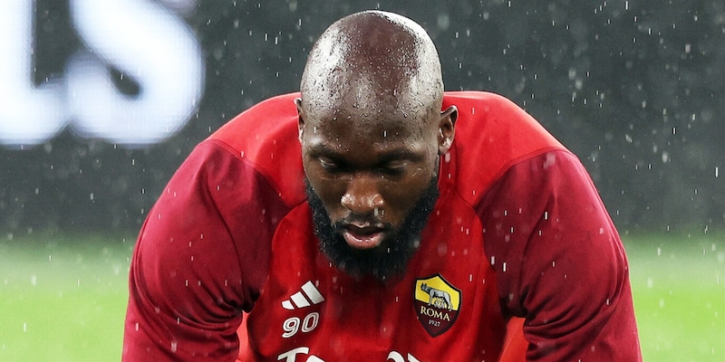 roma-lukaku-non-si-allena-forte-rischio-forfait-contro-il-sassuolo-2,