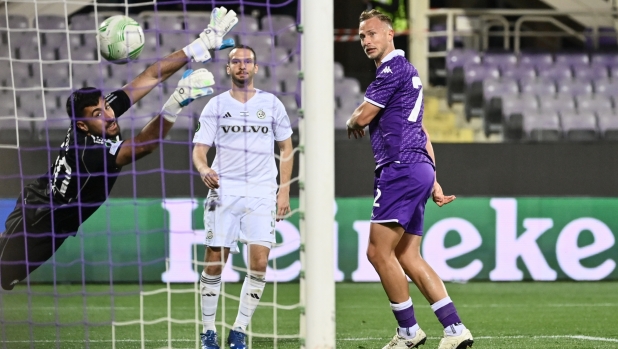 fiorentina-1-1-col-maccabi-e-quarti-cori-contro-israele-e-confronto-con-i-giocatori-2,