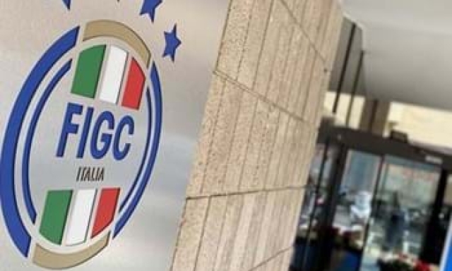 video-hot-roma-in-procura-figc-parla-il-legale-che-ha-consegnato-le-lettere-di-licenziamento-2,