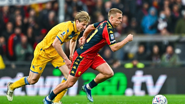 genoa-frosinone-le-pagelle-gudmundsson-ce-65-zortea-non-sbaglia-un-colpo-65-2,