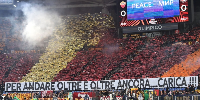 derby-roma-lazio-la-curva-sud-e-pronta-tra-coreografia-e-striscioni-2,