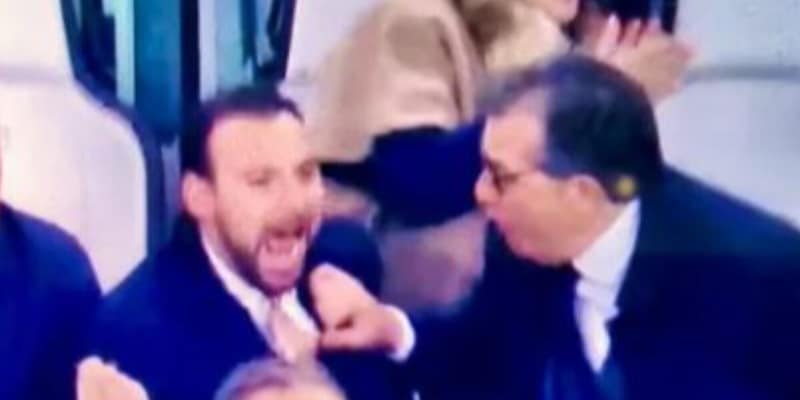 manna-il-gesto-in-tribuna-dopo-il-2-0-della-juve-e-giuntoli-gli-va-incontro-2,