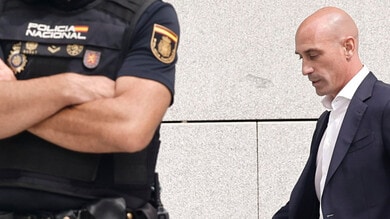 rubiales-arrestato-allaeroporto-di-madrid-e-in-corso-linterrogatorio-2,