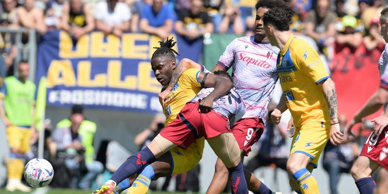 il-bologna-frena-a-frosinone-solo-0-0-la-roma-a-3-2,