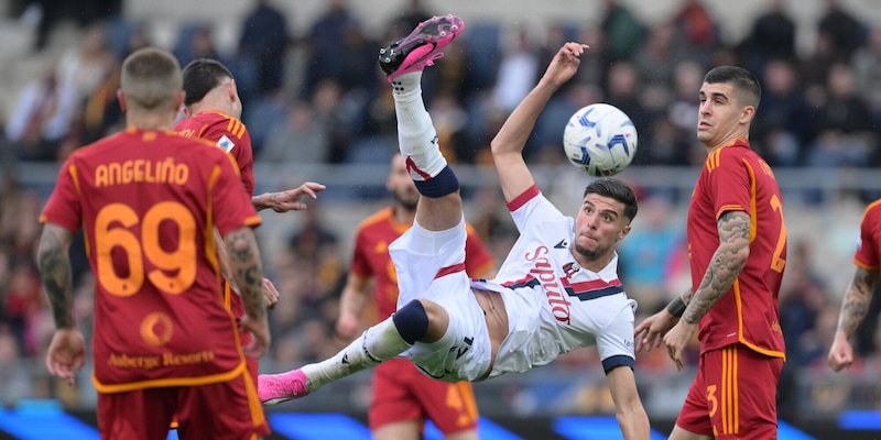 Chi è El Azzouzi del Bologna: gol in rovesciata alla Roma e provocazione alla Sud