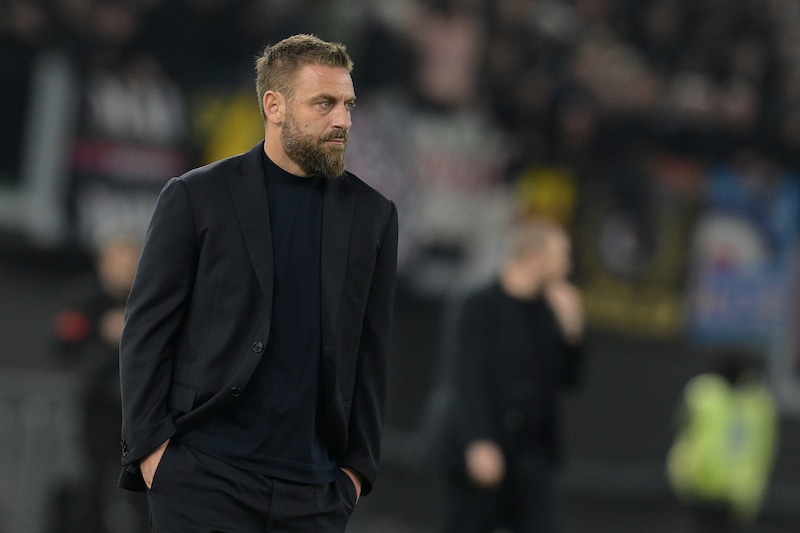 Roma troppo nervosa? De Rossi non ci sta: "Io non sono un prete..."