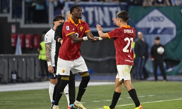 roma-abraham-is-back-di-nuovo-in-campo-nel-derby-307-giorni-dopo-linfortunio-2,