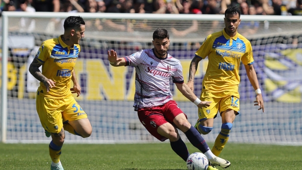 live-frosinone-bologna-0-0-al-45-possesso-rossoblu-ma-skorupski-compie-due-miracoli-2,