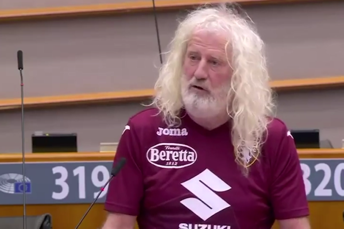 video-mick-wallace-al-parlamento-europeo-juve-me-a-2,