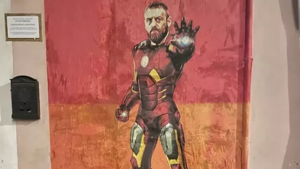 de-rossi-come-iron-man-a-roma-spunta-il-murales-per-il-tecnico-2,