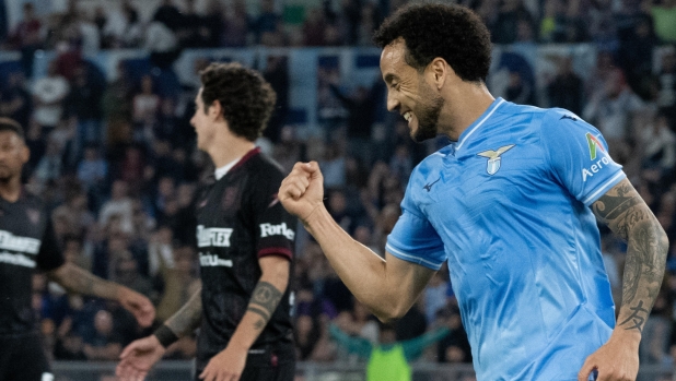 Lazio, 3 punti tra i fischi. Doppietta di Felipe Anderson e poker alla Salernitana