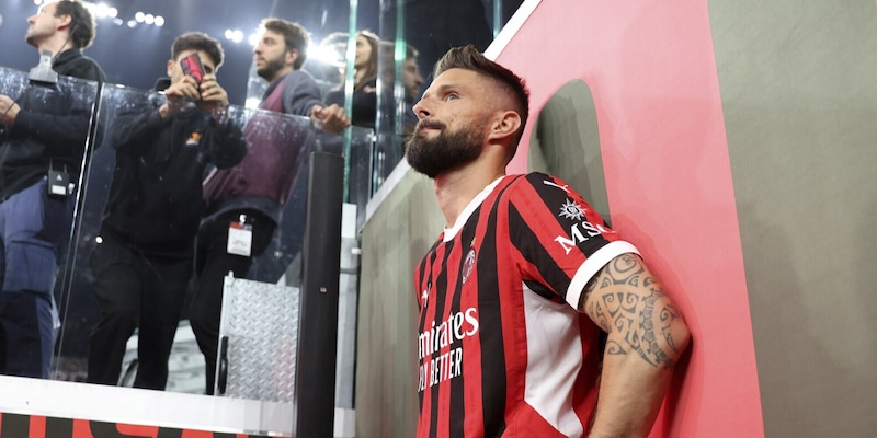 Giroud in lacrime per l'addio al Milan: il discorso da brividi e la risposta dei tifosi