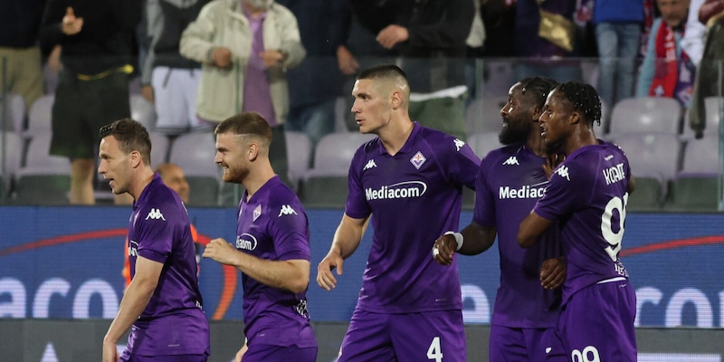 Chi vince la finale di Conference Olympiacos-Fiorentina: la previsione dell'algoritmo