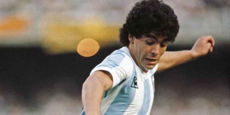 Gli eredi di Maradona battuti in tribunale: il Pallone d'oro '86 all'asta