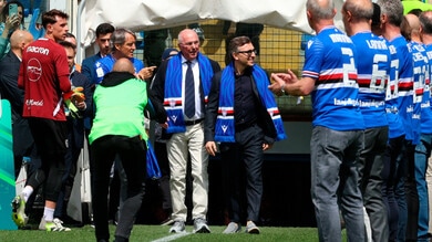 Eriksson, pasillo d'onore dalla Sampdoria: in campo con i suoi ex giocatori