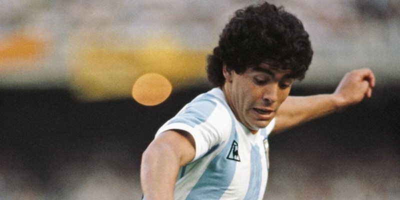 Maradona, ritrovato il Pallone d'oro del Mondiale '86: all'asta per una cifra pazzesca