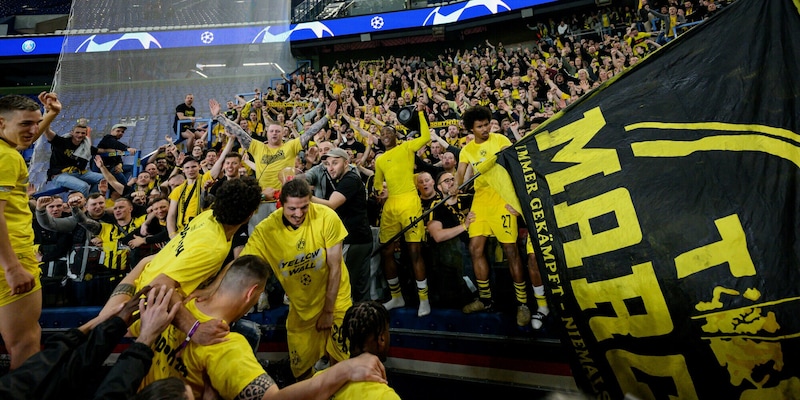 Champions mania a Dortmund: cambia anche la segnaletica stradale