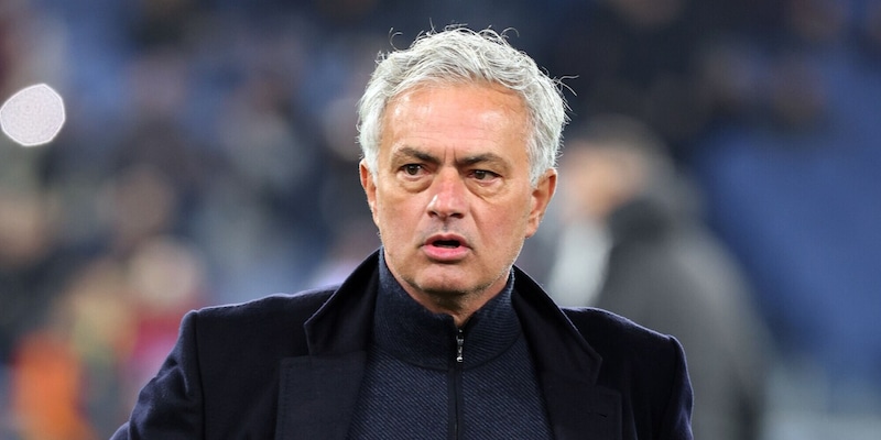 Il Fenerbahce ci prova con Mourinho: offerta per allenare in Turchia