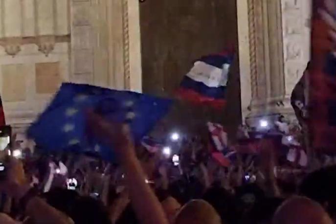 Video, Bologna in Champions League: festa pazzesca in Piazza Maggiore