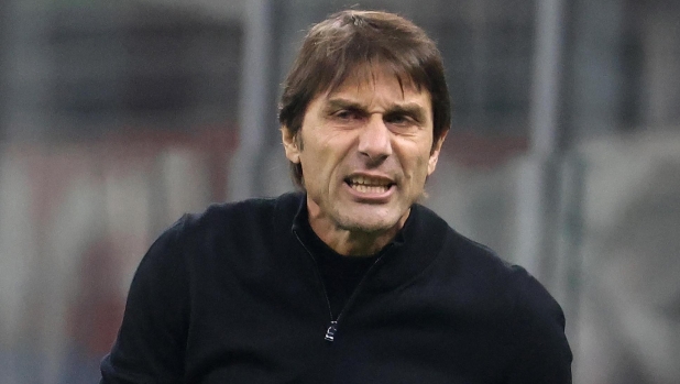 Napoli, il piano per Conte: pronta l'offerta con il superbonus Champions