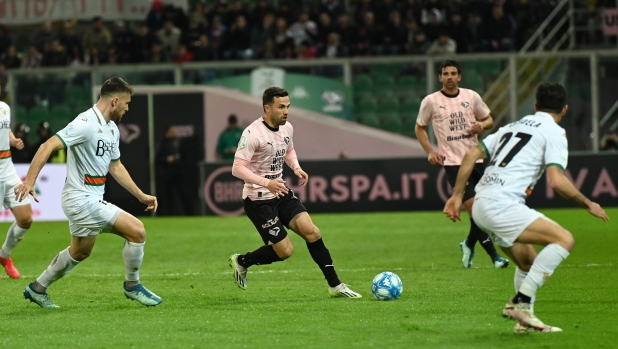 LIVE Palermo-Venezia 0-0: Lucioni sfiora il palo, poi Diakité impegna Joronen