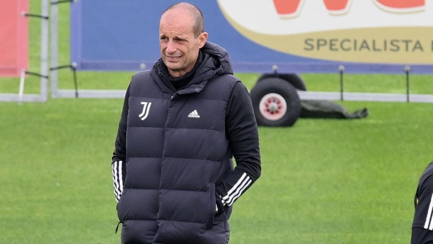 Via Allegri, ma a Bologna è un disastro. E dalla curva partono i cori per Max