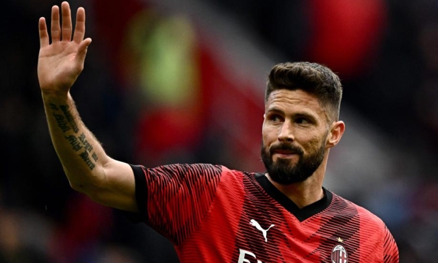 San Siro chiede a Giroud di "girarsi" ancora due volte. Lui: "Dopo l'Europeo addio alla nazionale"