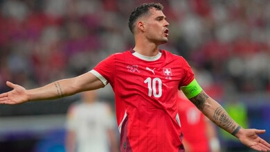 Leader Xhaka. Granit… itica certezza svizzera