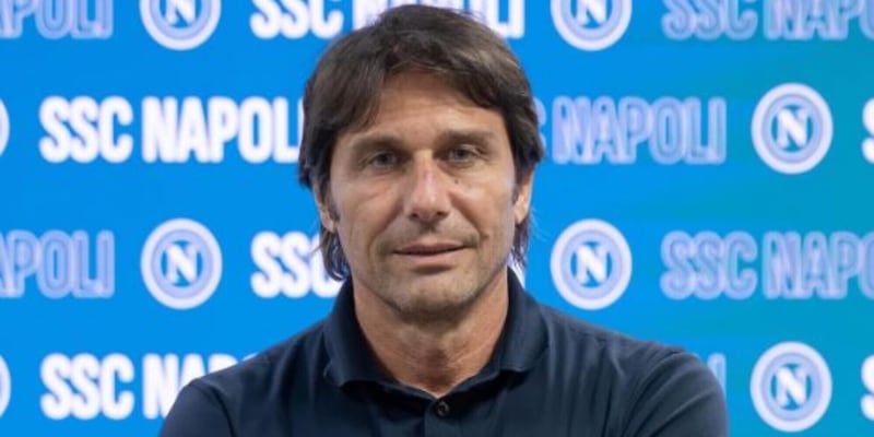 Napoli, Conte è già al lavoro: "Primo giorno a casa"