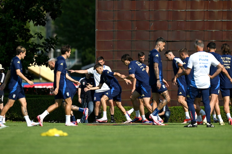 L'ultimo giorno degli azzurri a Coverciano, nel pomeriggio il volo per la Germania