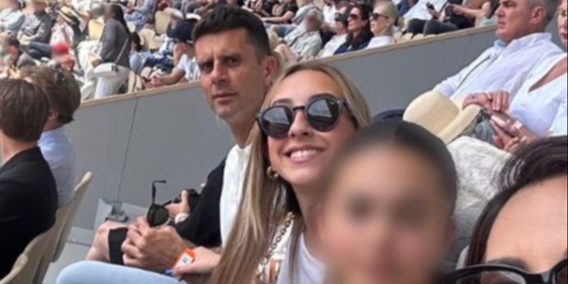 Thiago Motta a Parigi per vedere Paolini: la foto in tribuna