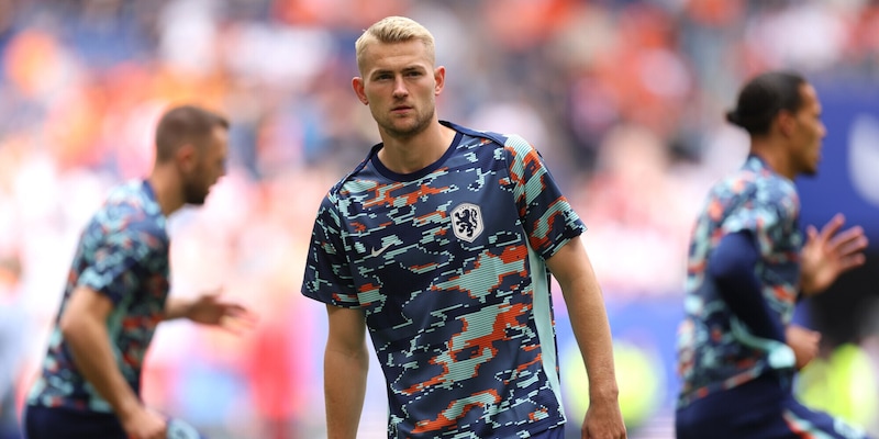 De Ligt, la panchina dà alla testa. E lui va dallo psicologo: "Momenti duri..."