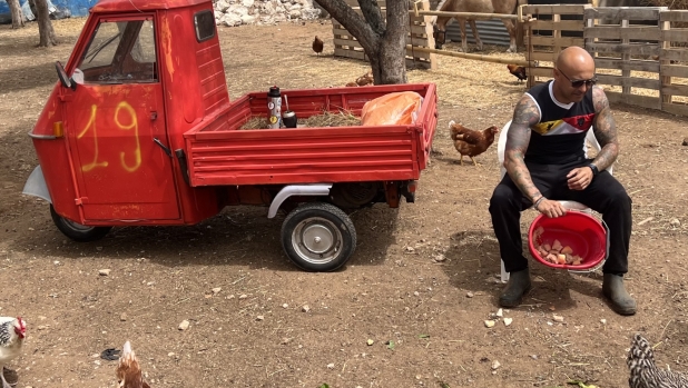 "La mia capretta si chiama Messi, il mio gallo... Belotti": la nuova vita di Chevanton