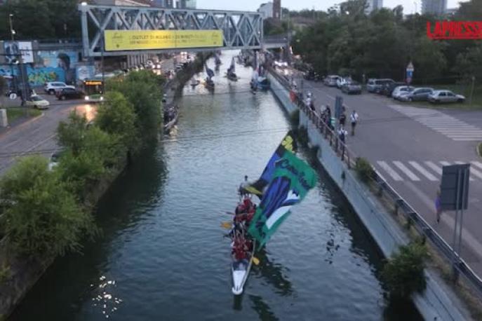 Scudetto Inter, festa infinita: corteo sui Navigli in barca