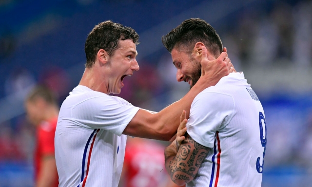 Giroud: "Thuram interista, ma per me è un fratello". Pavard: "Terzino o centrale, come vuole il ct"