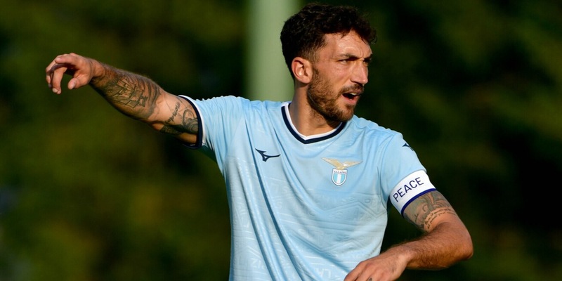 Lazio, Cataldi rifiuta il ruolo di vice capitano: confronto con Fabiani