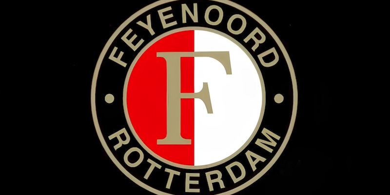 Feyenoord, il nuovo logo scatena l'ironia social: un dettaglio non sfugge ai tifosi