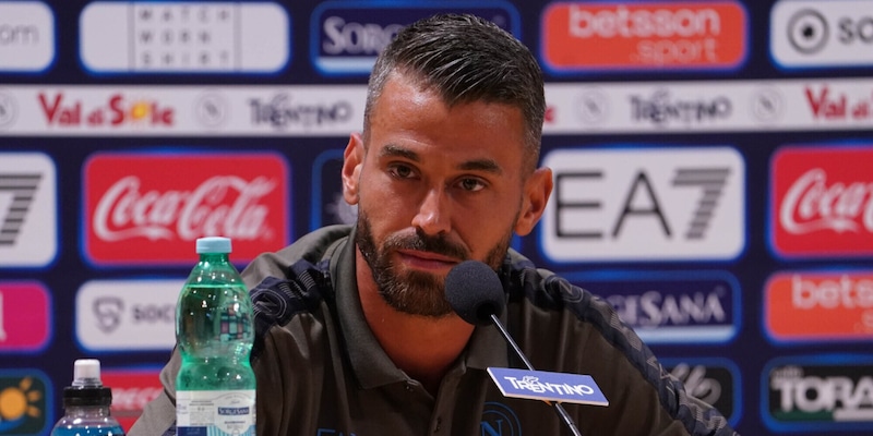 Spinazzola e la frase in conferenza su Conte e Mourinho che fa infuriare i tifosi della Roma