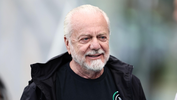 De Laurentiis: "Il Napoli riparte. Nel calcio c'è un vincente e 19 fessi". E cita Angelina Mango...