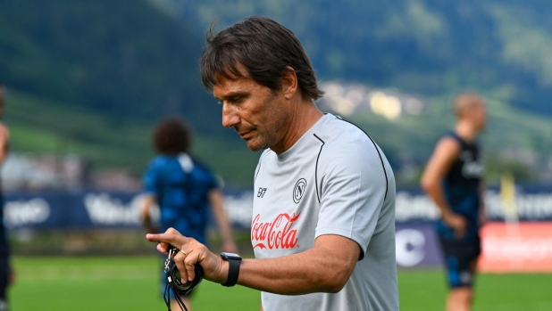 Napoli, Conte: "Ho parlato con Osimhen, c'è un accordo che non sappiamo come finirà"