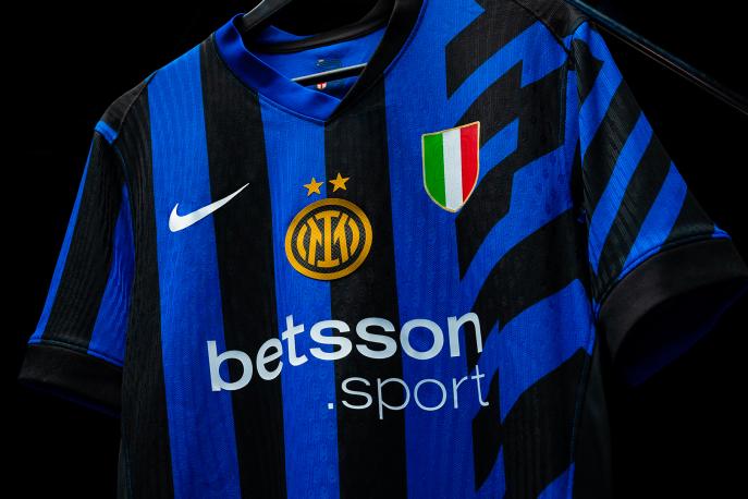 Perché le righe della nuova maglia dell’Inter non sono tutte verticali?