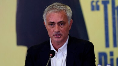 Mourinho: "Con il Fenerbahce posso trionfare ancora in Europa, sul mercato..."