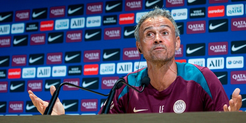 Luis Enrique, il Psg e il teorema della lavatrice: “Qui non costa 4 euro…”