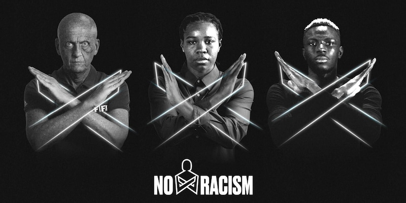 La FIFA introduce il gesto "No Racism" alla Coppa del Mondo femminile U-20