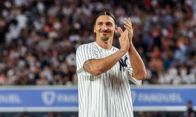 Ibra torna in campo... per il baseball: Zlatan "apre" il match degli Yankees a New York