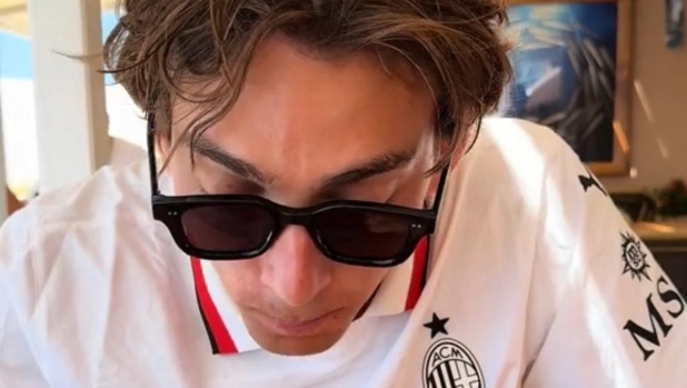 Duplantis, il "Mondo" in rossonero: lo svedese sui social con la maglia del Milan