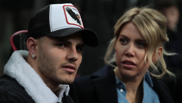 Wanda Nara, il bacio al rapper ha fatto infuriare i tifosi di Icardi: "Minacce di morte..."