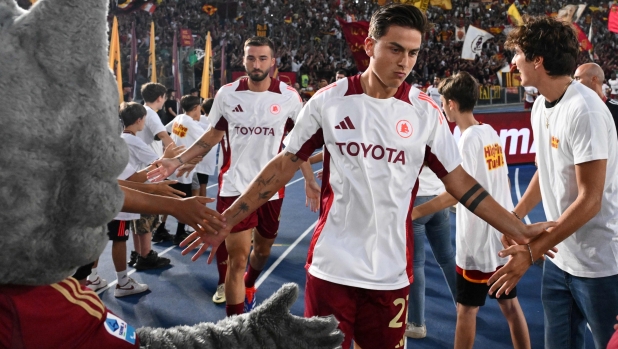 LIVE Alle 20.45 Roma-Empoli: i tifosi giallorossi riabbracciano Dybala